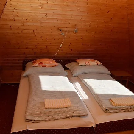 果园套房公寓 Hévíz