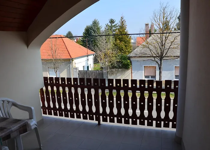 果园套房公寓 *